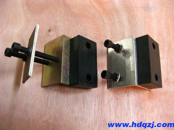 左為JKBK移動定位擋塊,右為JKBK上擋塊