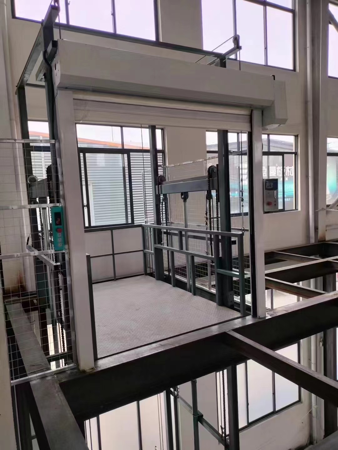 大噸位導(dǎo)軌式貨梯 大噸位導(dǎo)軌式貨梯