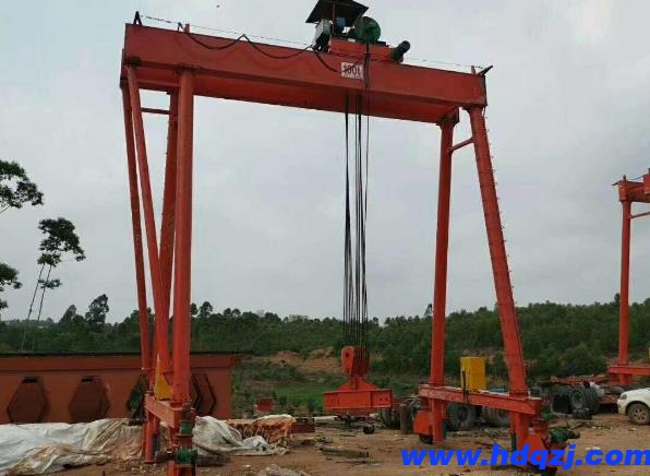 輪胎式龍門吊 輪胎式龍門吊