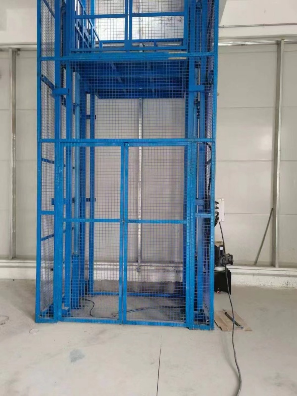 大噸位導(dǎo)軌式貨梯 大噸位導(dǎo)軌式貨梯