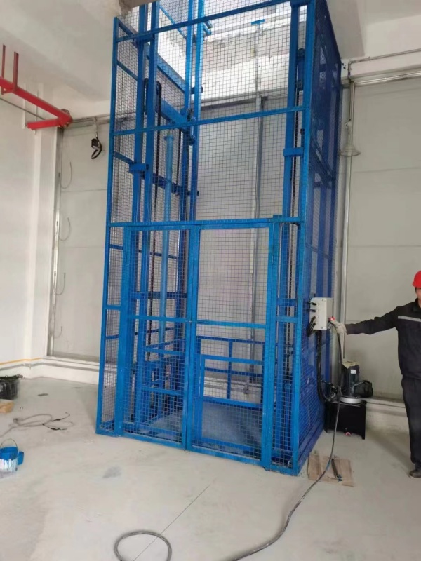 大噸位導(dǎo)軌式貨梯 大噸位導(dǎo)軌式貨梯