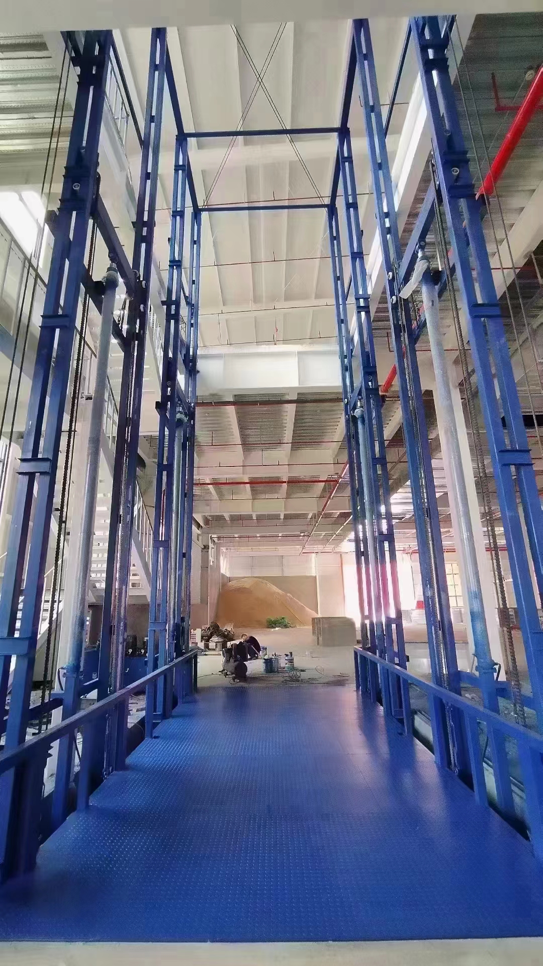 大噸位導(dǎo)軌式貨梯 大噸位導(dǎo)軌式貨梯