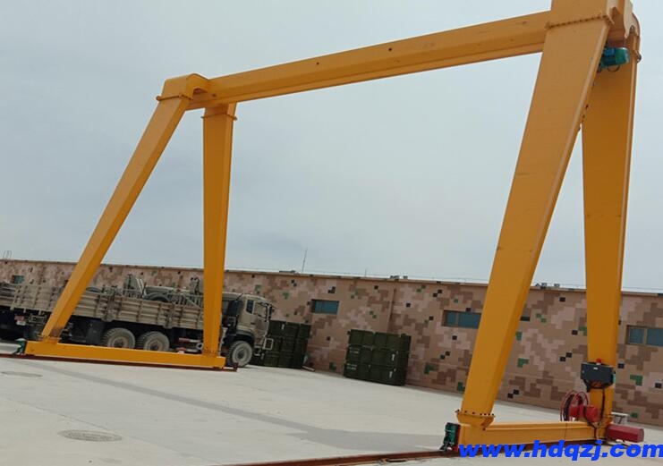 大風天氣下，龍門吊吊運的限制條件有哪些？如何判斷是否可**操作？