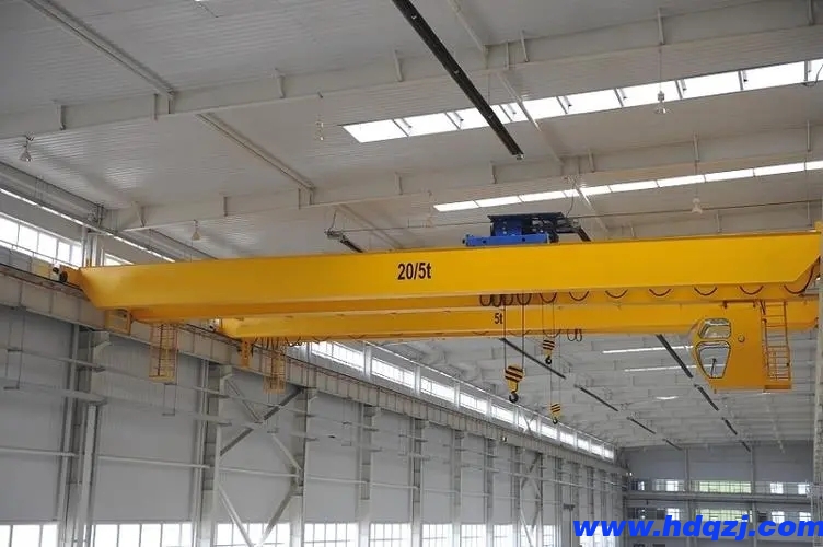 雙梁橋式起重機吊鉤旋轉(zhuǎn)的原因 雙梁橋式起重機吊鉤旋轉(zhuǎn)的原因